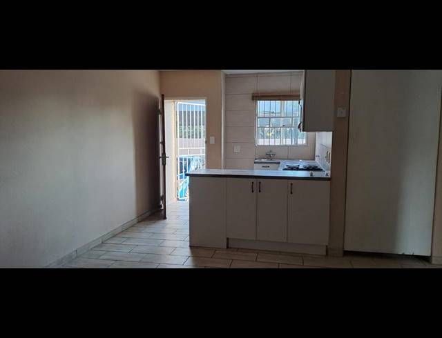 2 BEDROOM APARTMENT FOR SALE IN LINMEYER